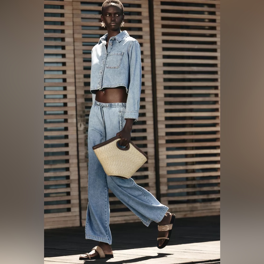 Contrasting Bag